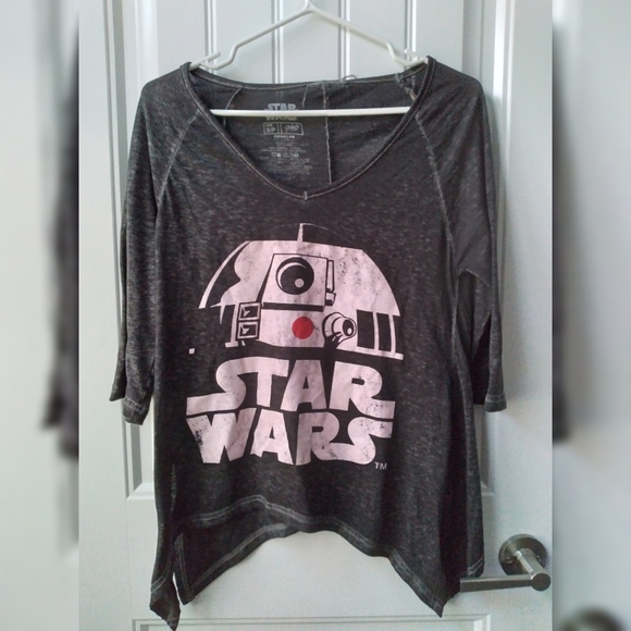 Philcos Tops - Star wars Graphic Flowy Tee